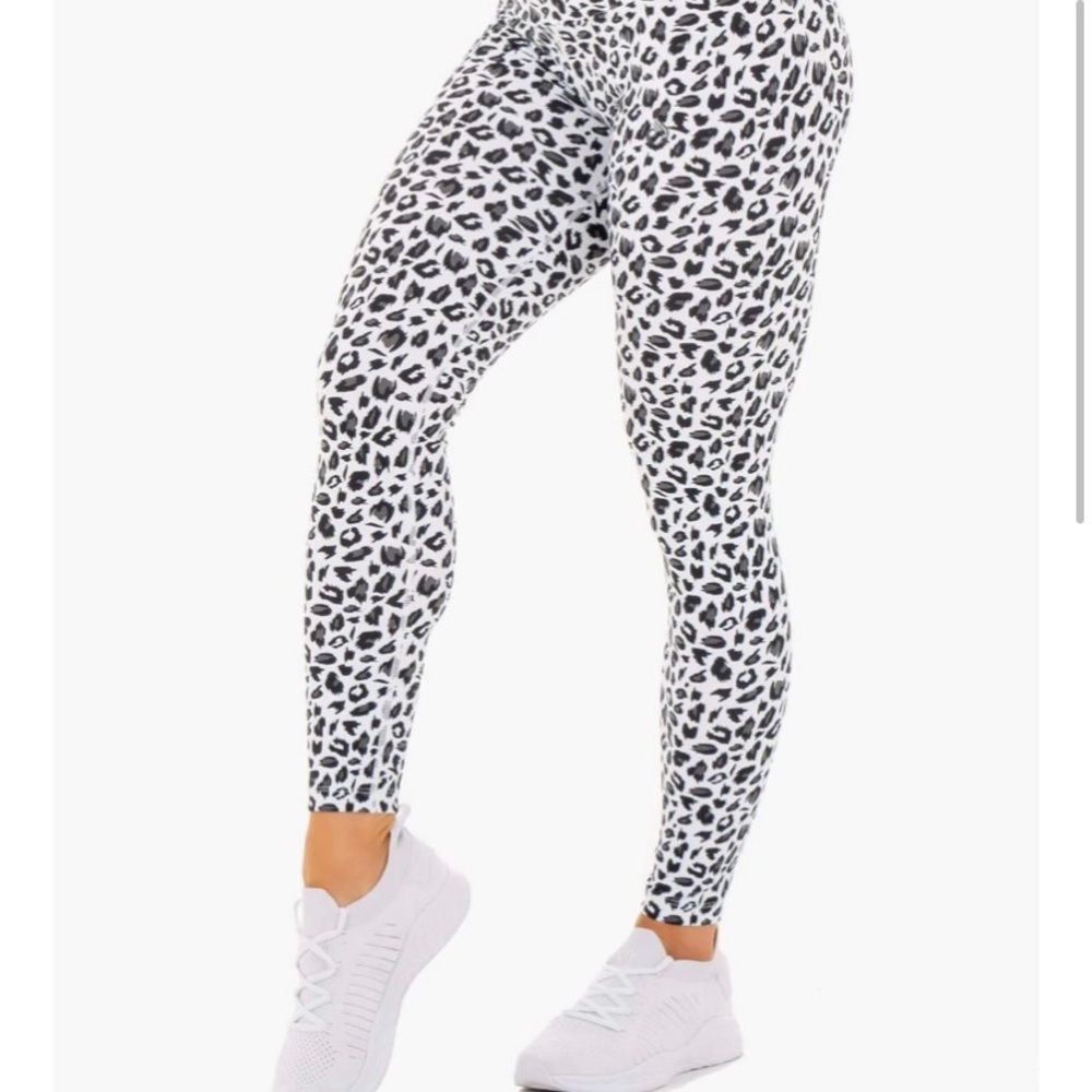 Ryderwear Adapt High Waisted Scrunch Leggings